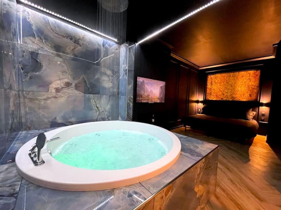 Myinsolite-L'Onyx Vauvert Esterno foto