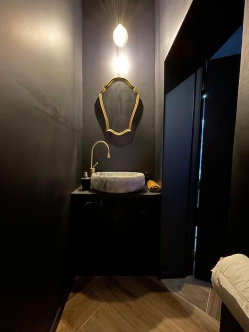 Myinsolite-L'Onyx Vauvert Esterno foto
